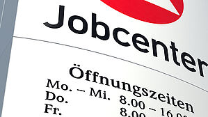 Sind Hartz-IV-Sanktionen verfassungswidrig? Das Bundesverfassungsgericht wird darüber in Kürze entscheiden. Copyright by bluedesign /fotolia Sind Hartz-IV-Sanktionen verfassungswidrig? Das Bundesverfassungsgericht wird darüber in Kürze entscheiden. Copyright by bluedesign /fotolia