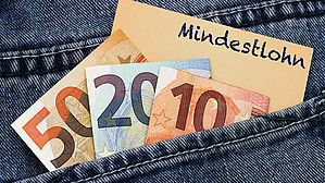 Geringverdienende werden in den nächsten Jahren etwas mehr Geld in der Tasche haben. Copyright by Adobe Stock/blende11.photo